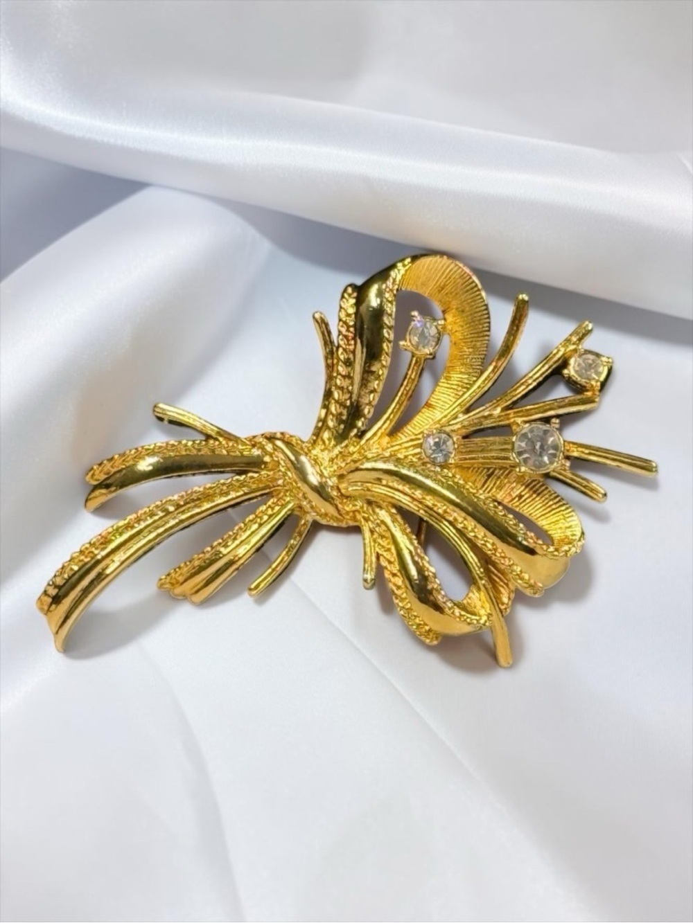 Gold Tone Bouquet Brooch